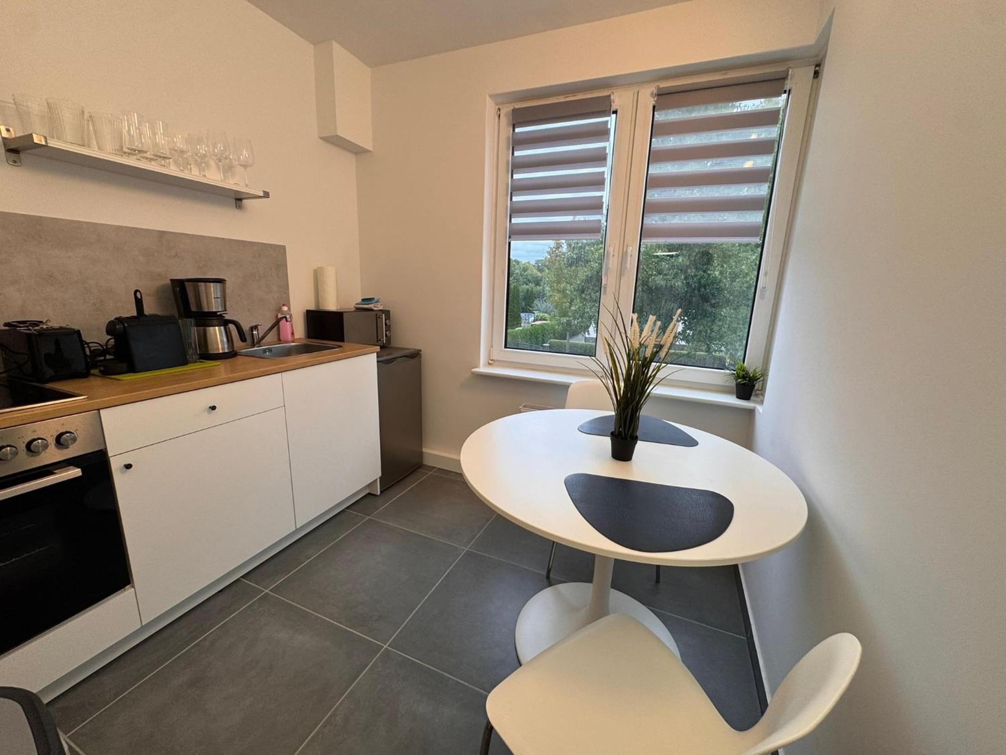 Fc-Apartmenthaus Falkensee Mit Grossem Garten Und Pkw Stellflaechen Exterior foto