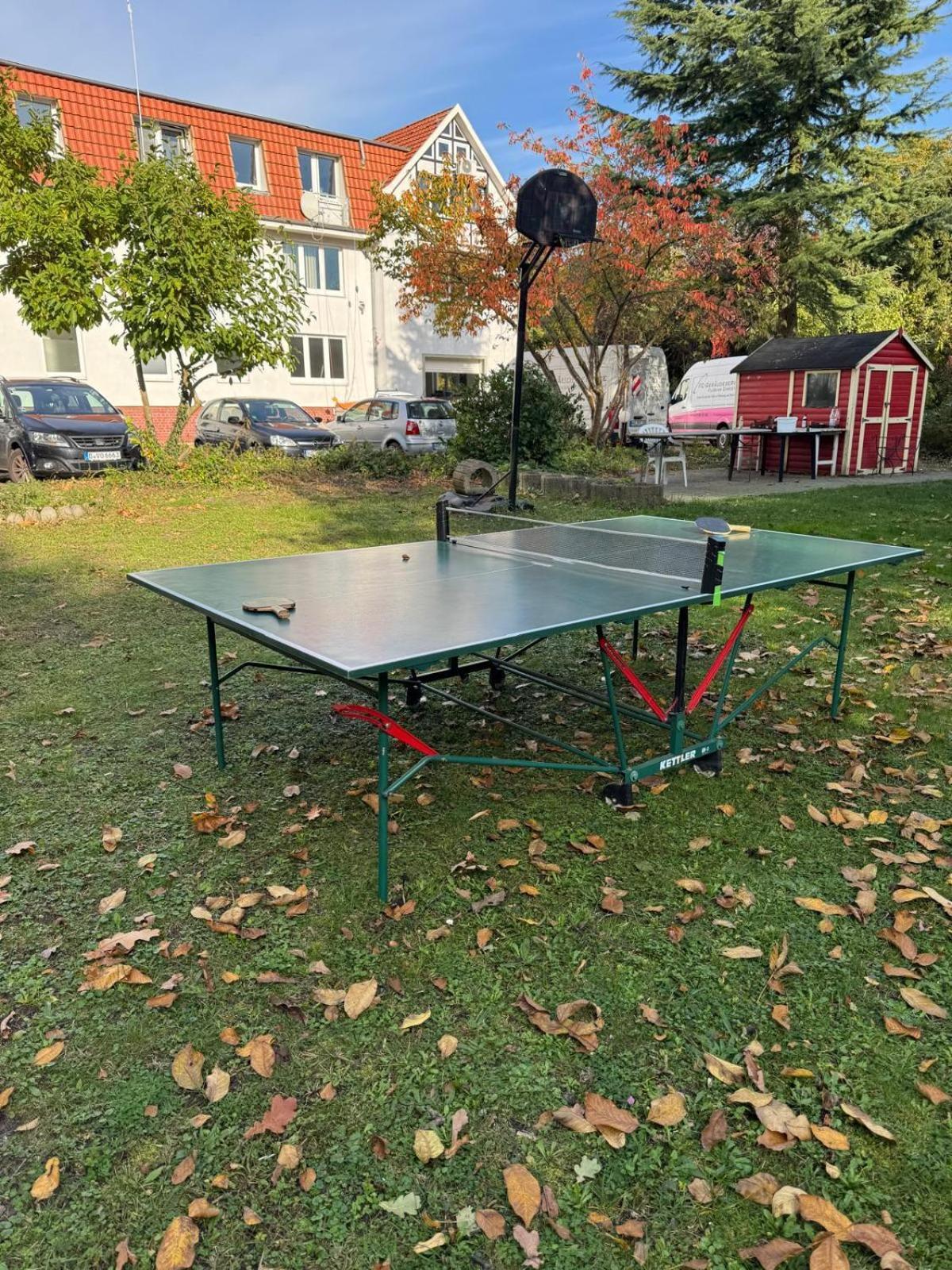 Fc-Apartmenthaus Falkensee Mit Grossem Garten Und Pkw Stellflaechen Exterior foto